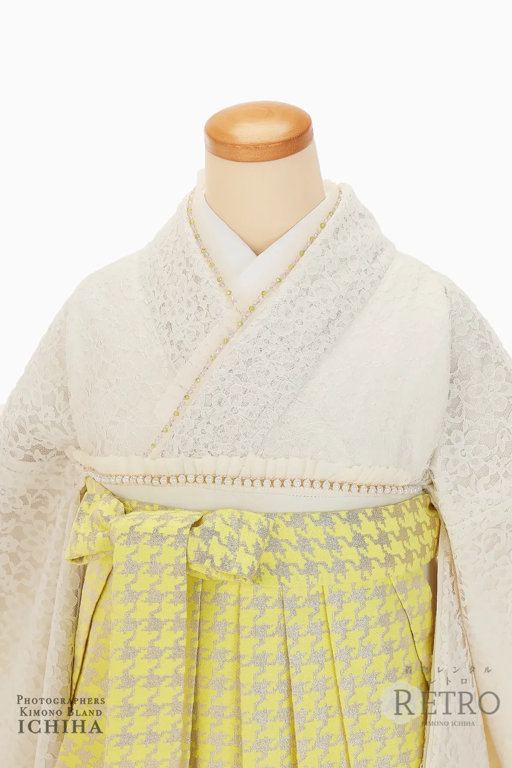 艶とモード感が際立つ卒業式袴レンタル